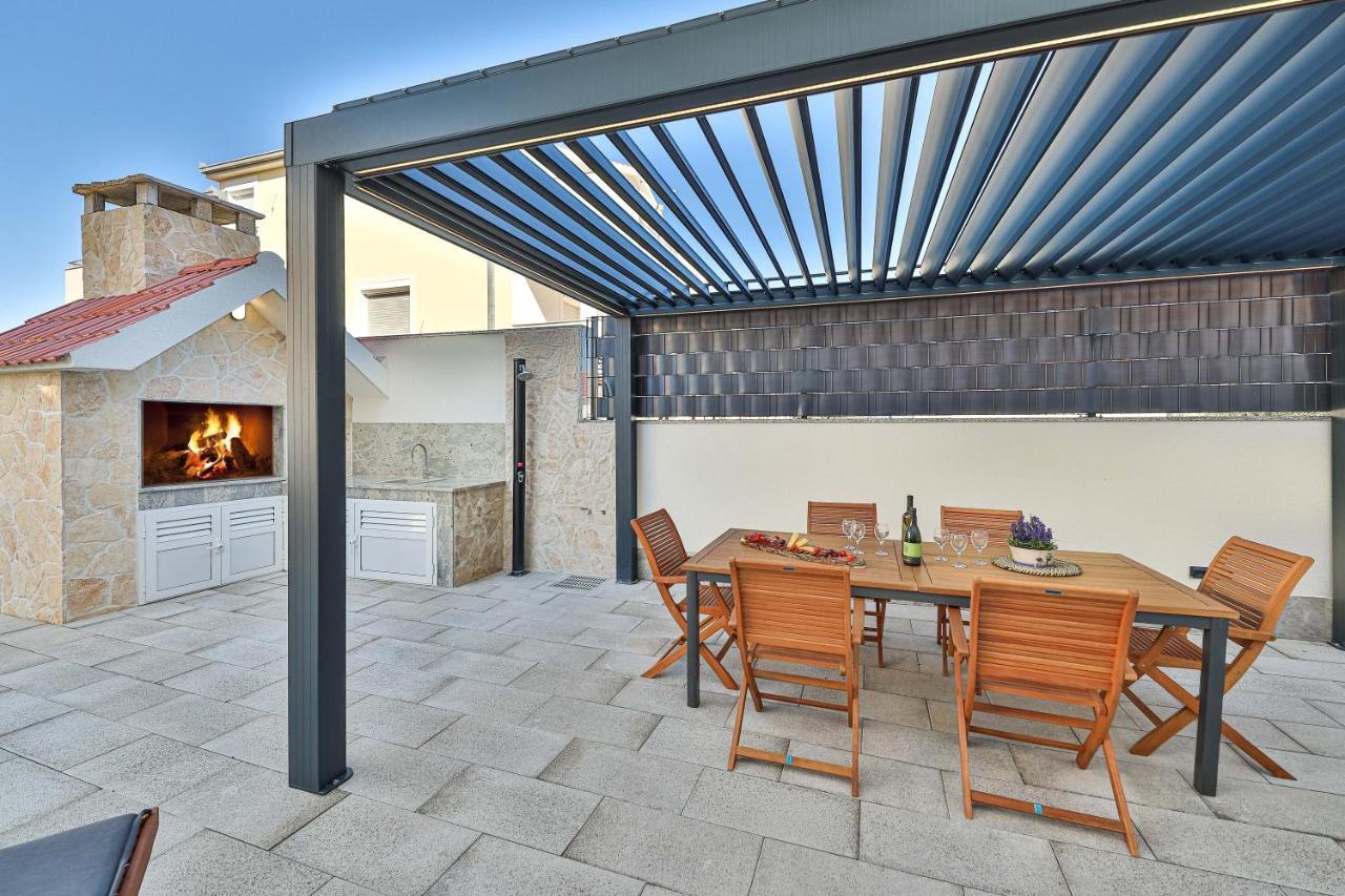 Luxury Apartment Pia With Swimming Pool And Grill Trogir Exterior foto