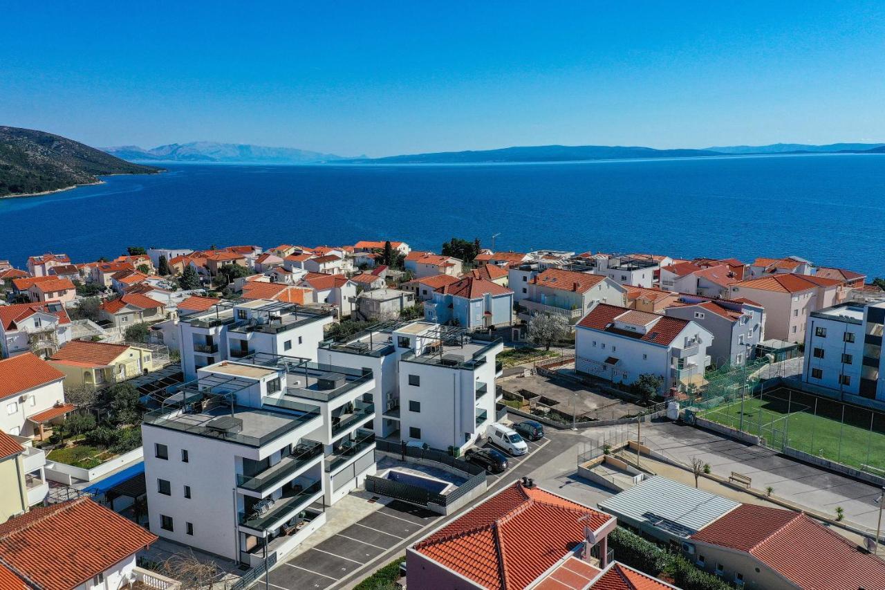 Luxury Apartment Pia With Swimming Pool And Grill Trogir Exterior foto