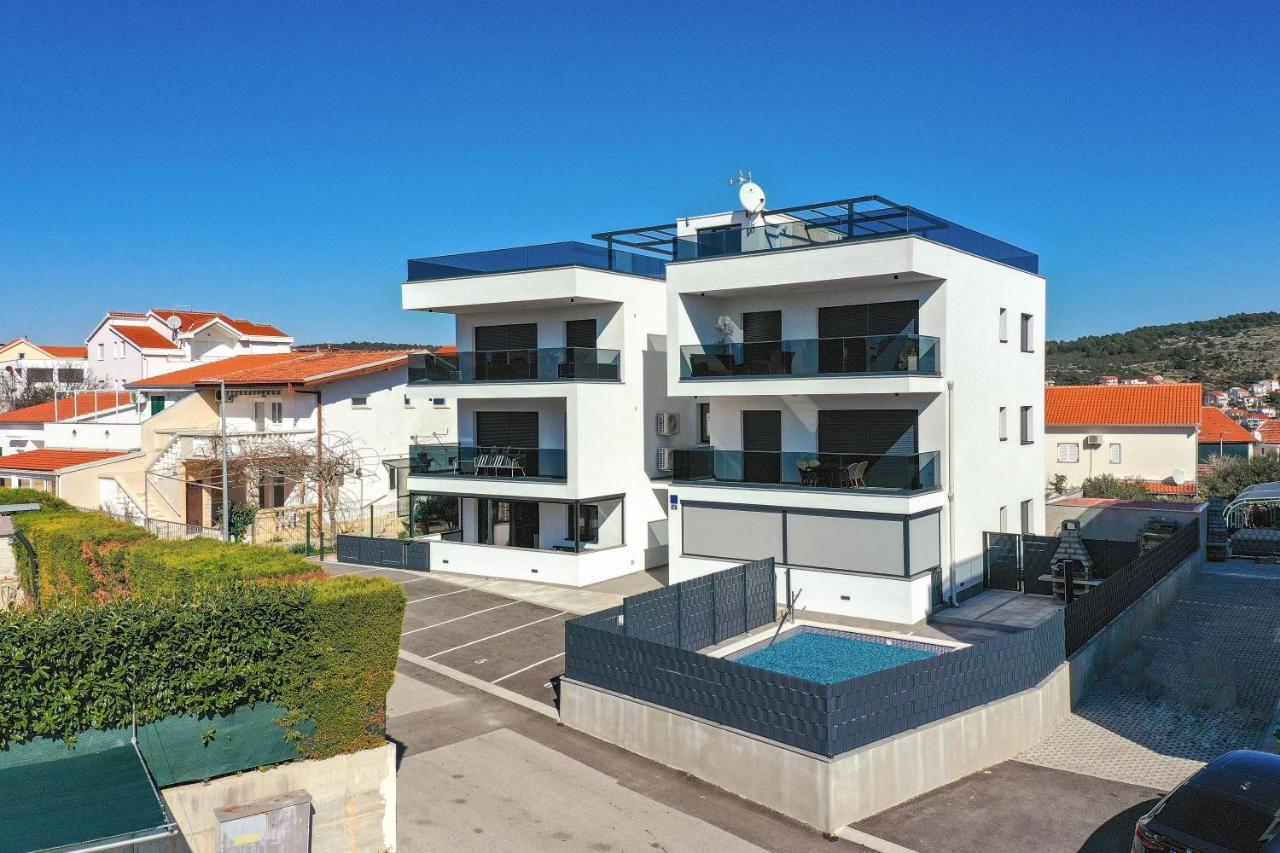 Luxury Apartment Pia With Swimming Pool And Grill Trogir Exterior foto