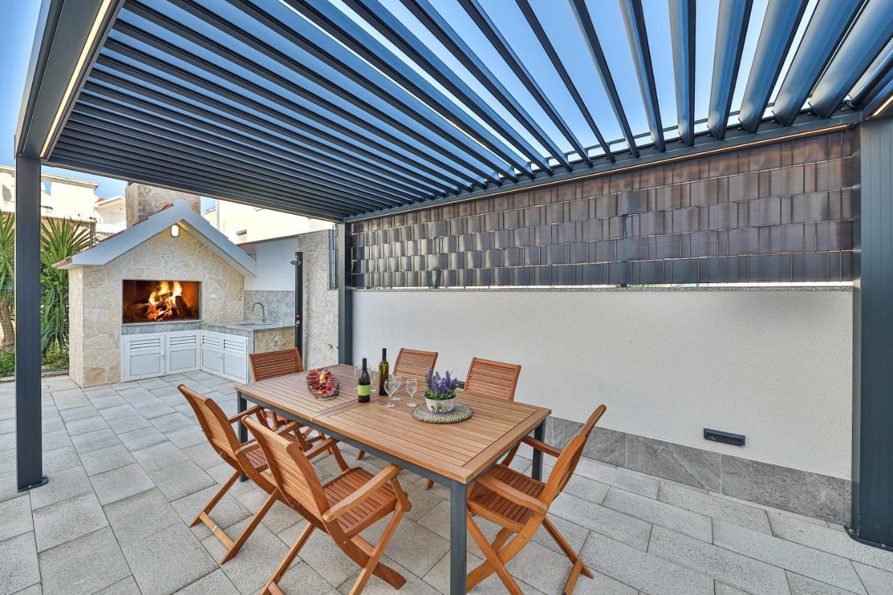 Luxury Apartment Pia With Swimming Pool And Grill Trogir Exterior foto