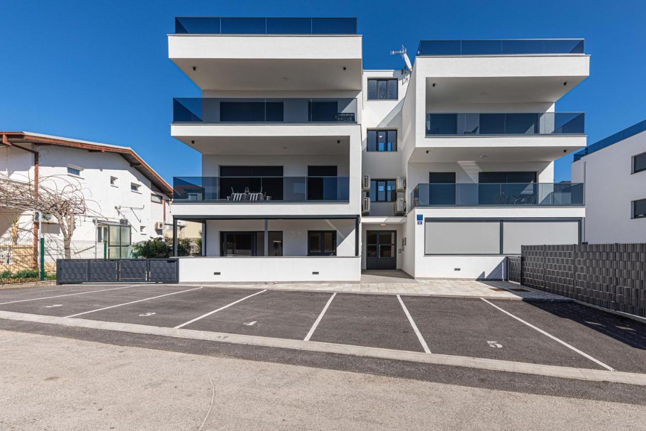 Luxury Apartment Pia With Swimming Pool And Grill Trogir Exterior foto