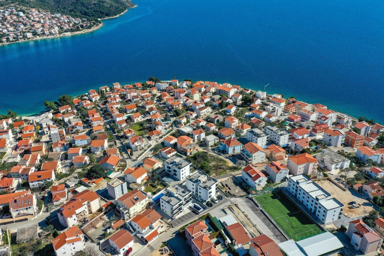 Luxury Apartment Pia With Swimming Pool And Grill Trogir Exterior foto